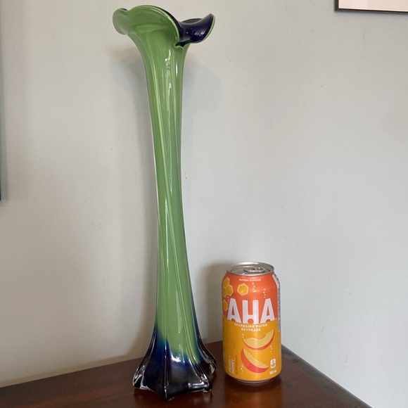 Tall art glass vase - Picture 7 of 7
